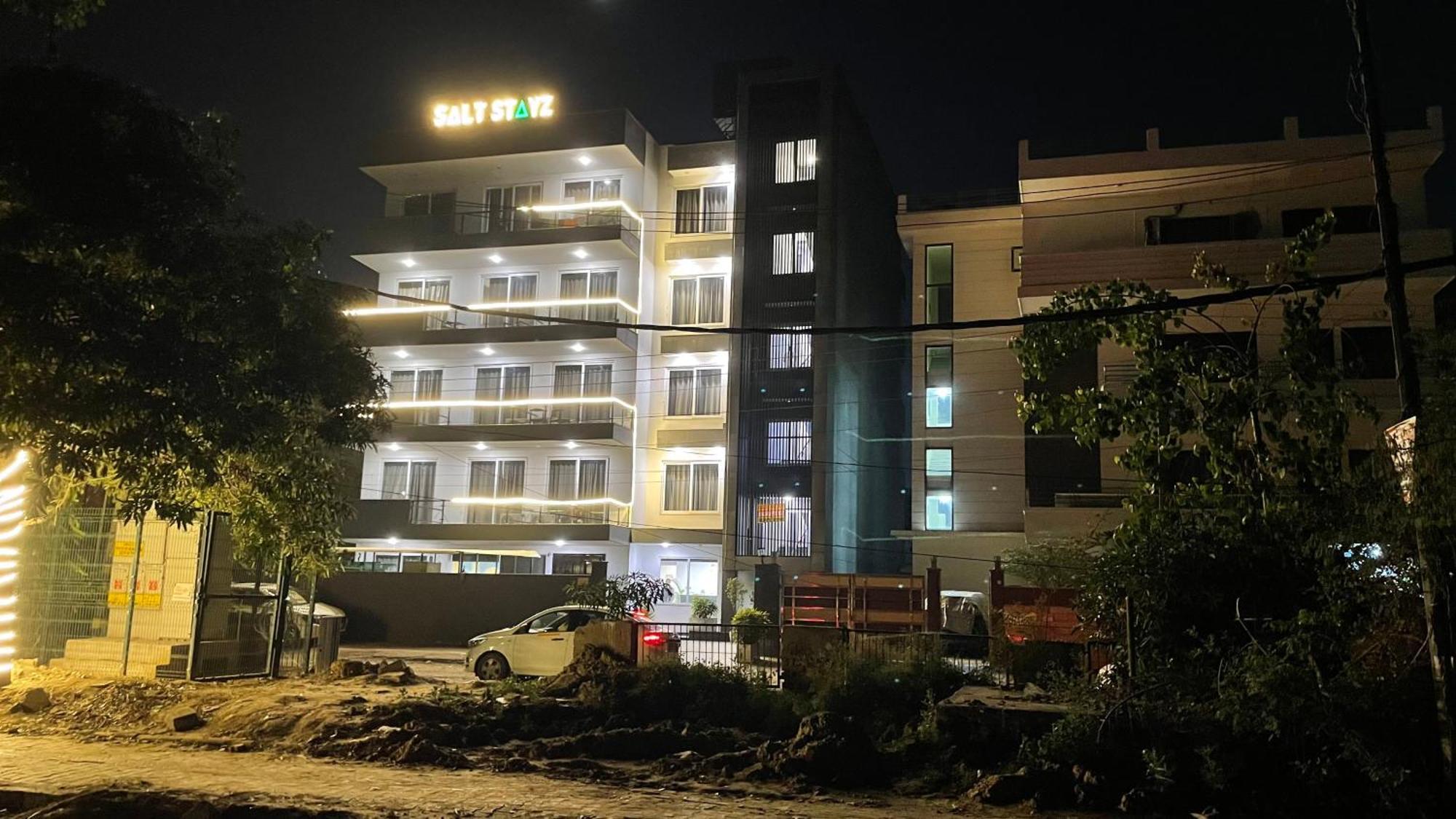 Saltstayz Studio Apartment - Near Artemis & Medanta Hospital Гургаон Екстериор снимка